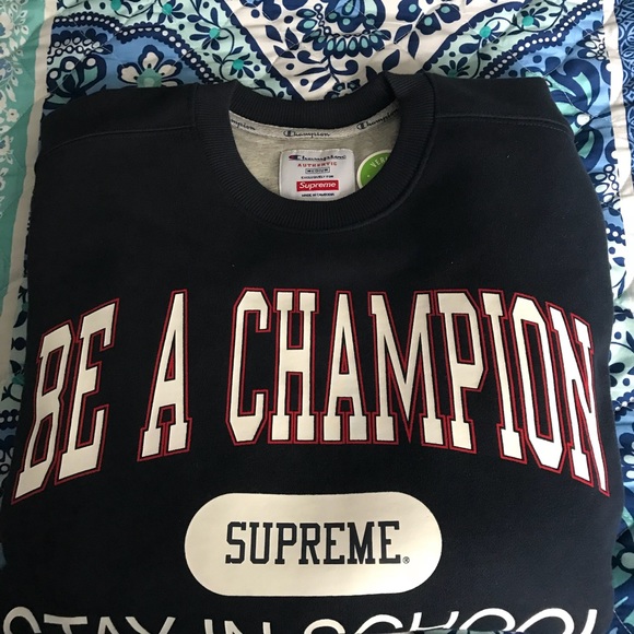 SS18 Champion X Supreme crewneck (M) - Picture 2 of 6